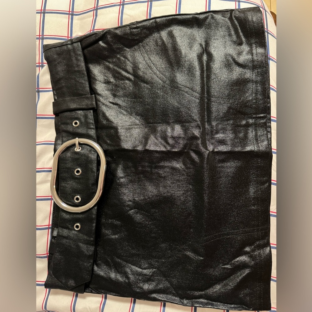 Low Rise Buckle Belted Mini Skirt